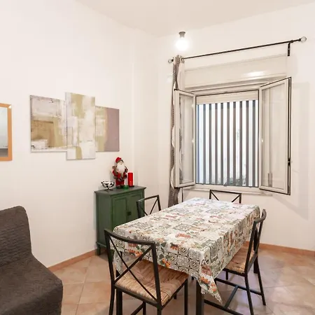 Salsedine Apartments Konukevi Giardini Naxos